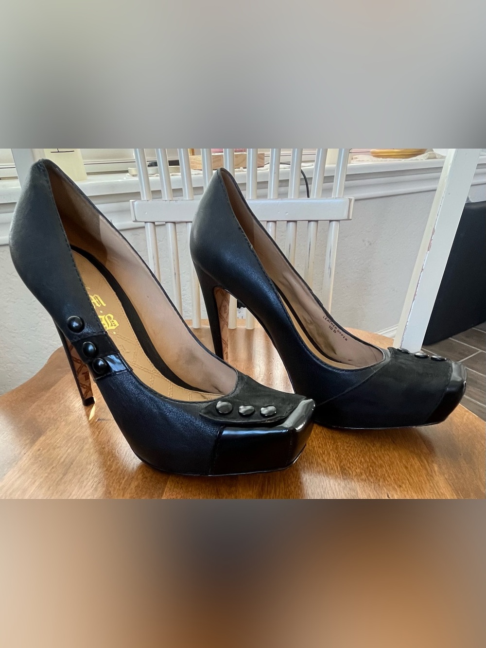L.A.M.B Gwen Stefani Black Leather Button-Accent Pumps Square Toe Heels - Picture 5 of 11